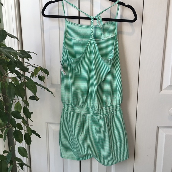 Old navy romper - Picture 2 of 5